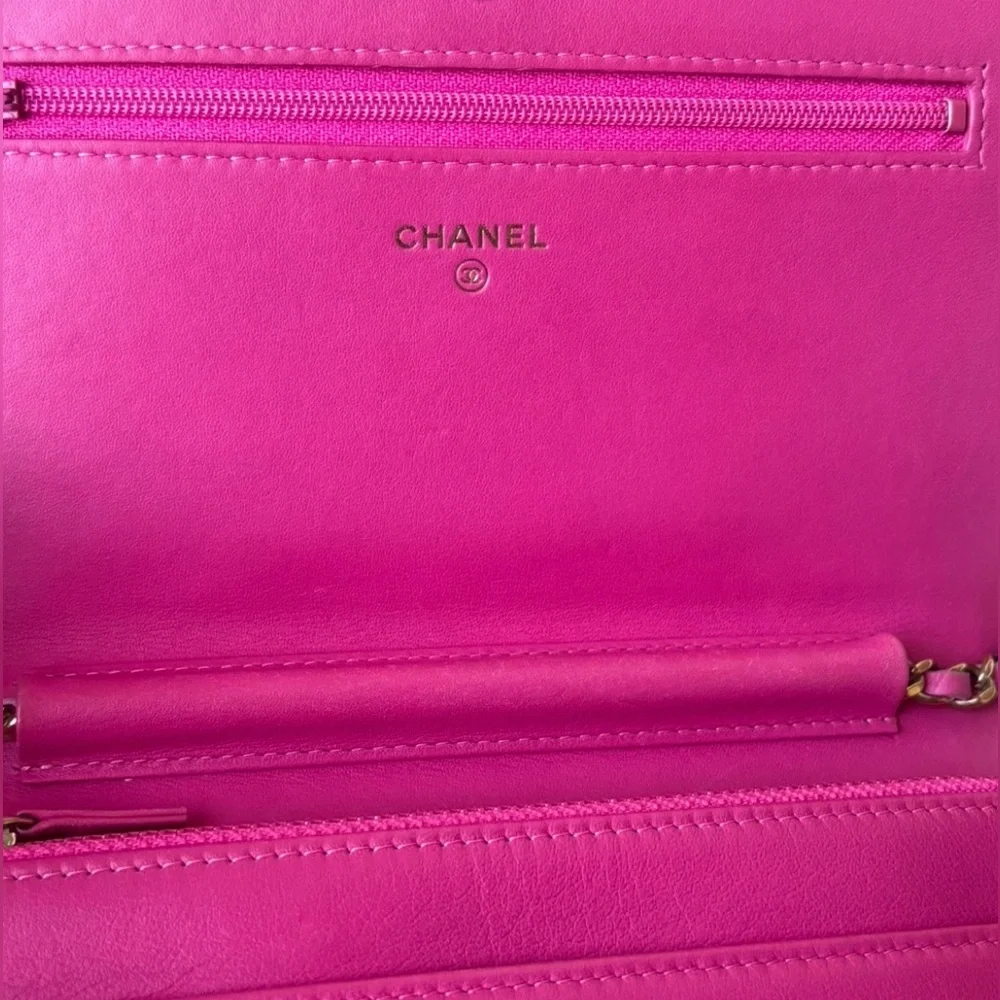 Pink CHANEL Boy Wallet On Chain (WOC)